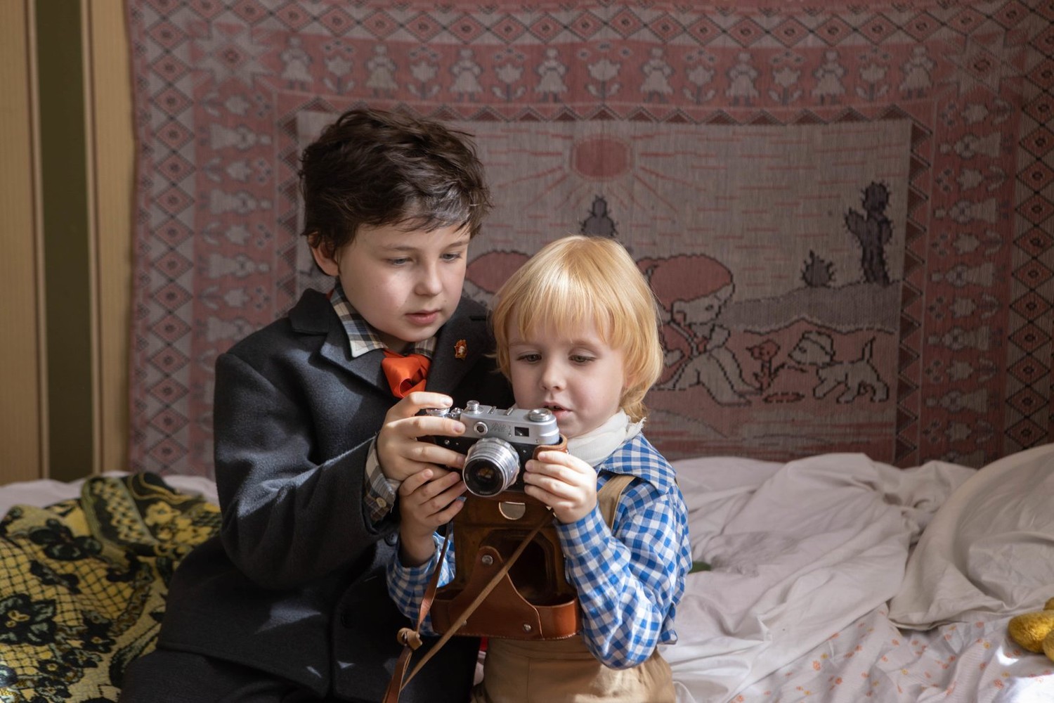 Каждый мечтает о собаке (2023) - фото №6