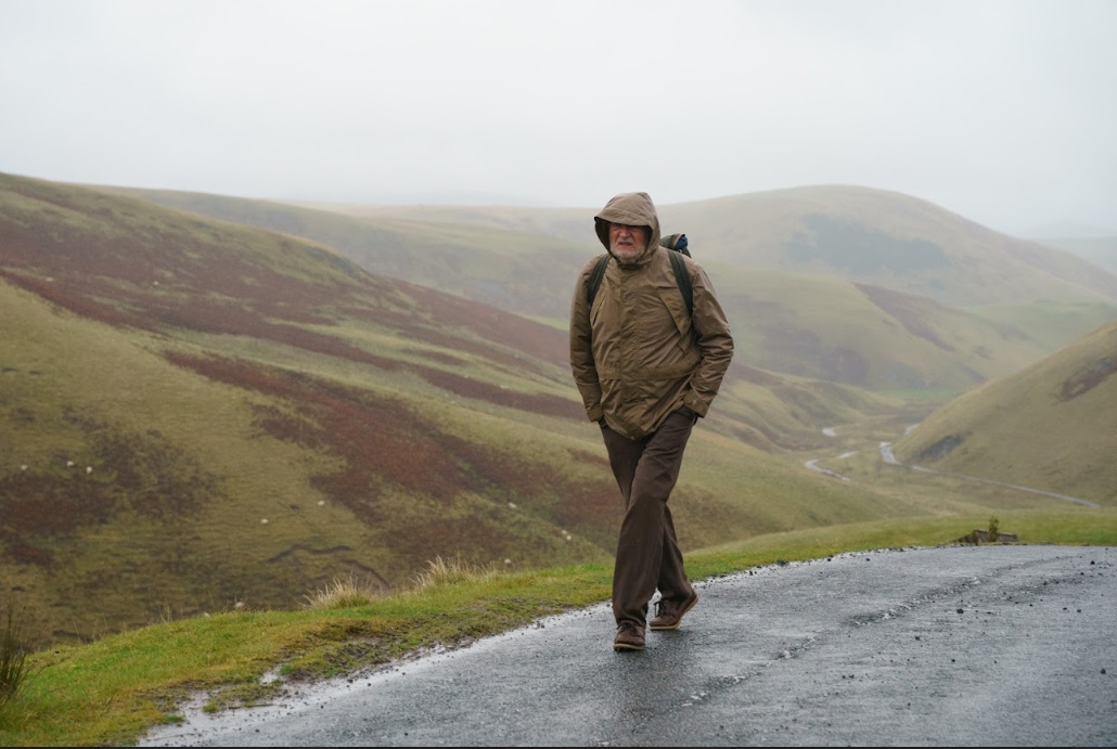 Вторая жизнь Гарольда Фрая (2023) - фото №8