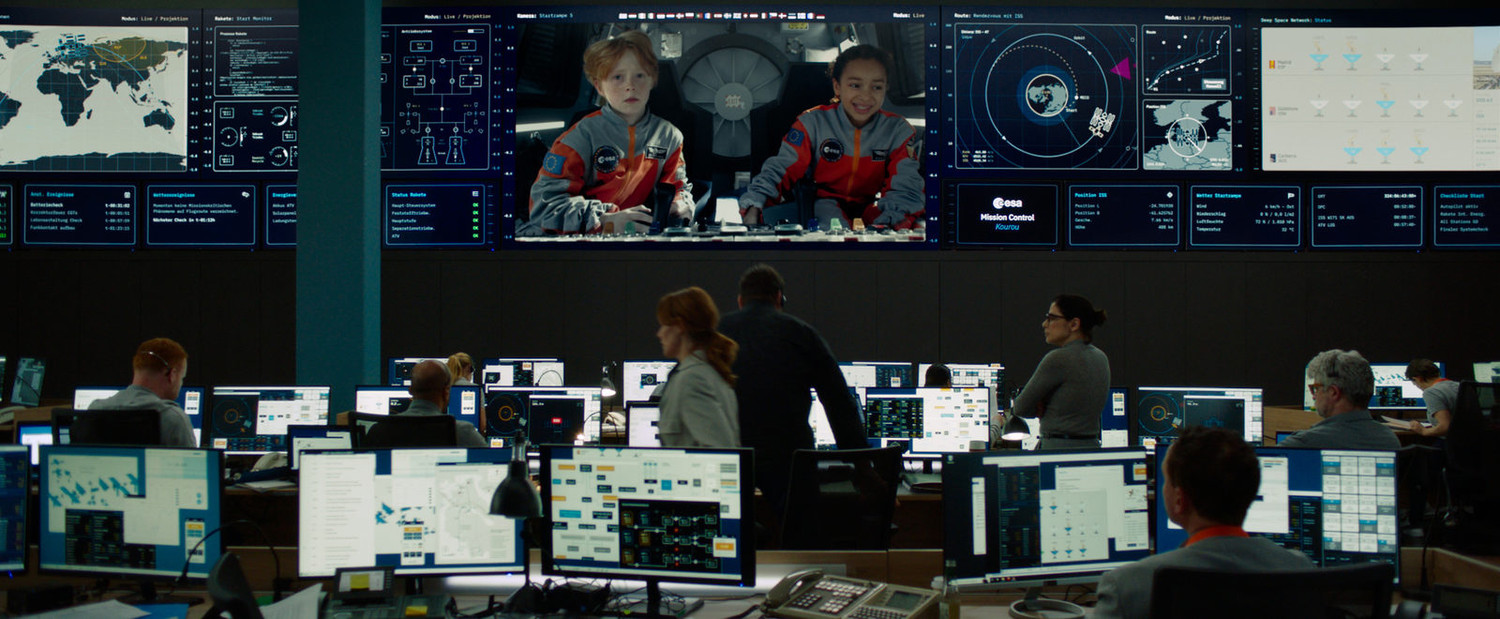 Голос из космоса (2023) - фото №8