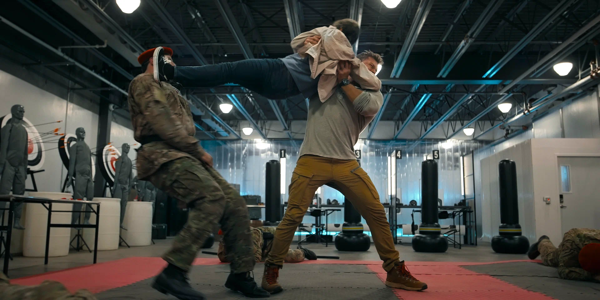 Убойная суббота (2025) - фото №2