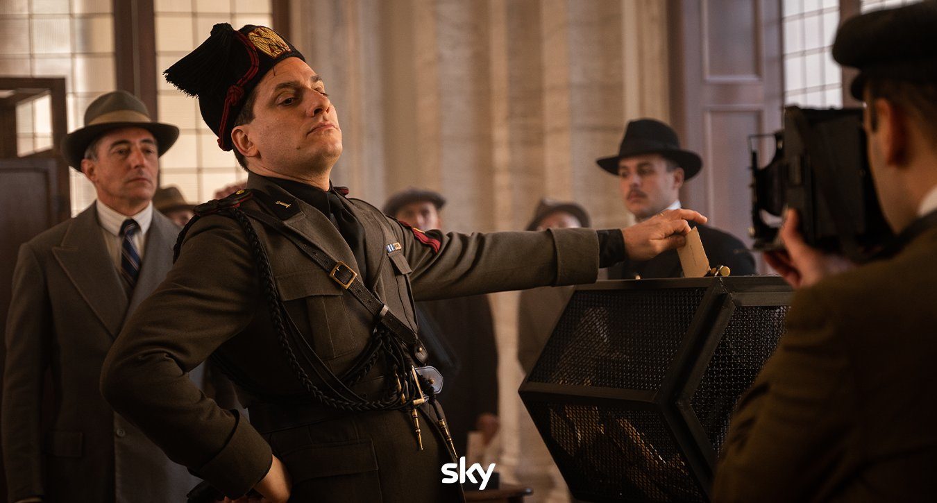 М. Сын века (мини–сериал) (2024) - фото №8