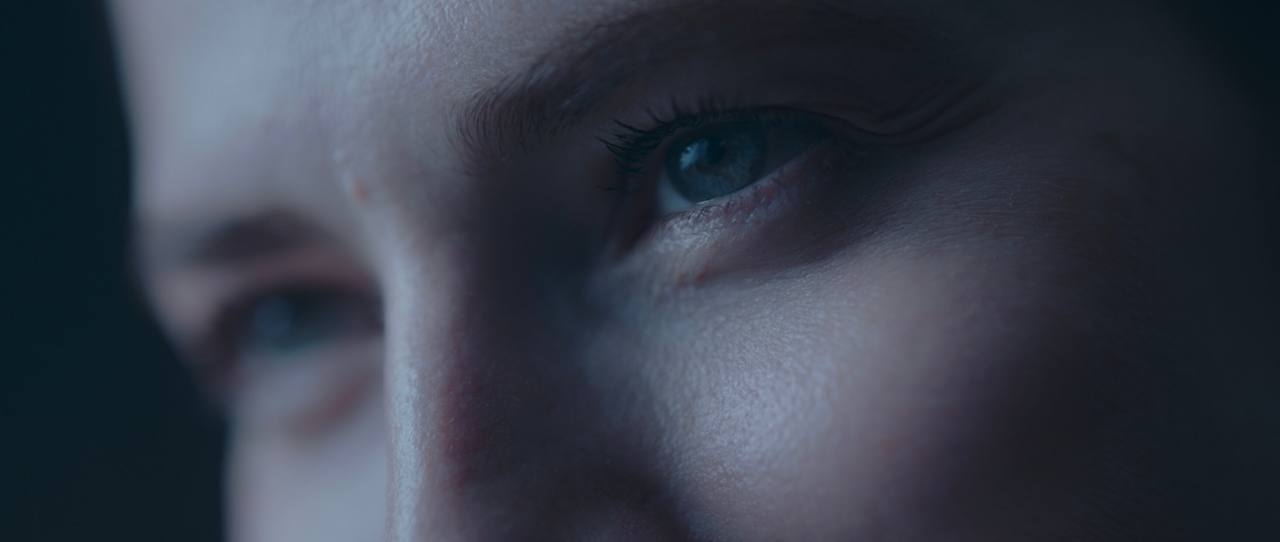 Кто-то должен умереть (2025) - фото №8