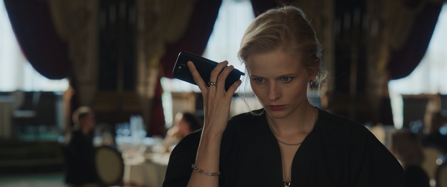 Счастлив, когда ты нет (2025) - фото №1 Счастлив, когда ты нет (2025) - фото №1