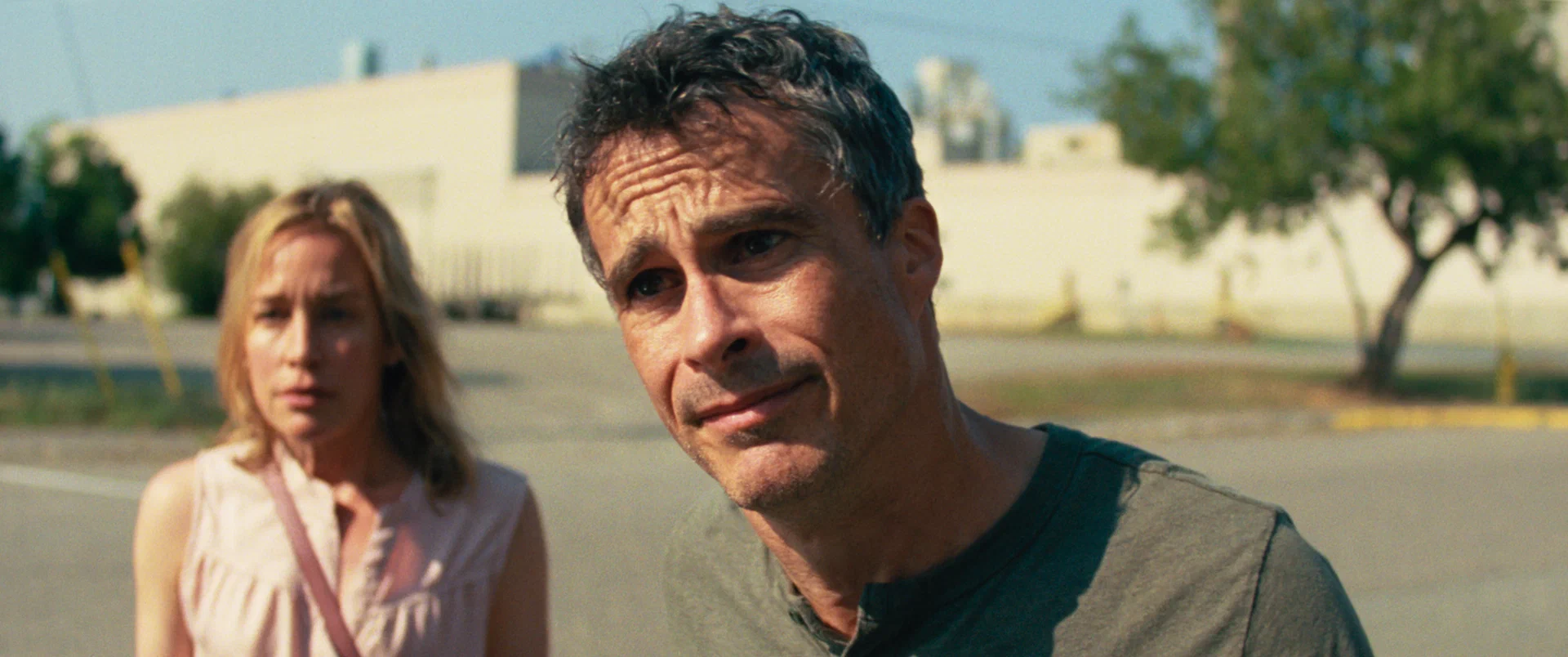 Любовный апокалипсис (2025) - фото №11 Любовный апокалипсис (2025) - фото №11