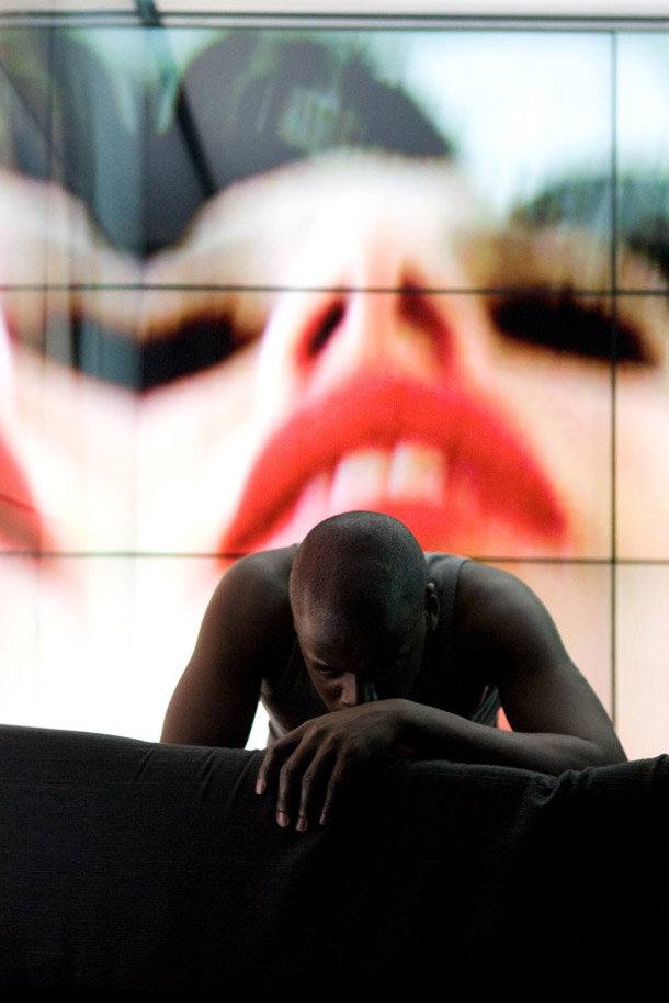 Черное зеркало (сериал) (2011) - фото №8