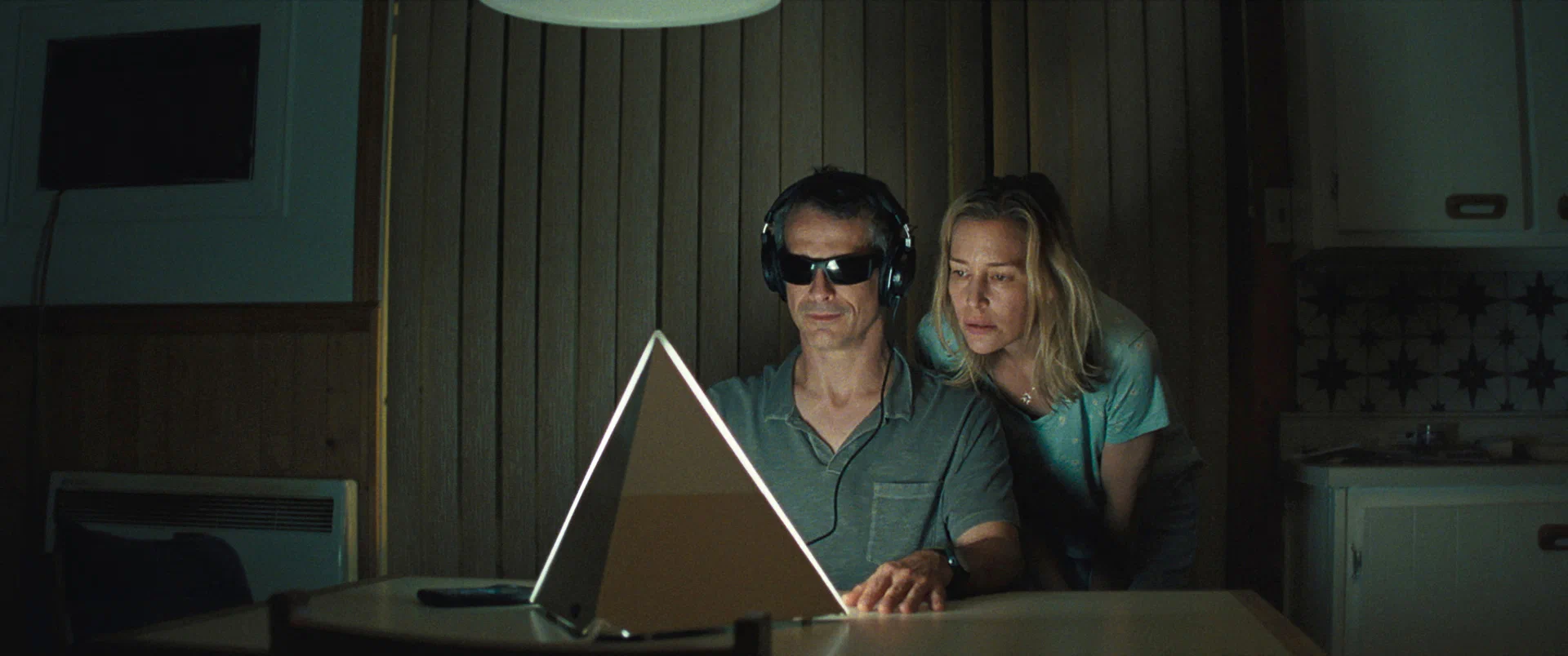 Любовный апокалипсис (2025) - фото №7 Любовный апокалипсис (2025) - фото №7