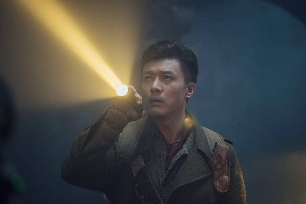 Расхитители гробниц. Королева монстров (2023) - фото №6