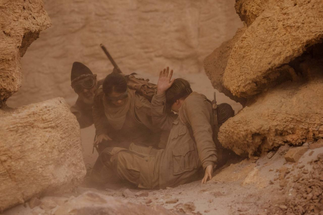 Расхитители гробниц. Королева монстров (2023) - фото №8