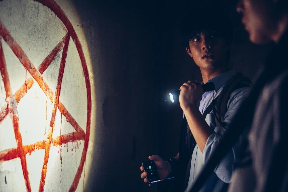 Два, три, призрак, приди! (2025) - фото №17