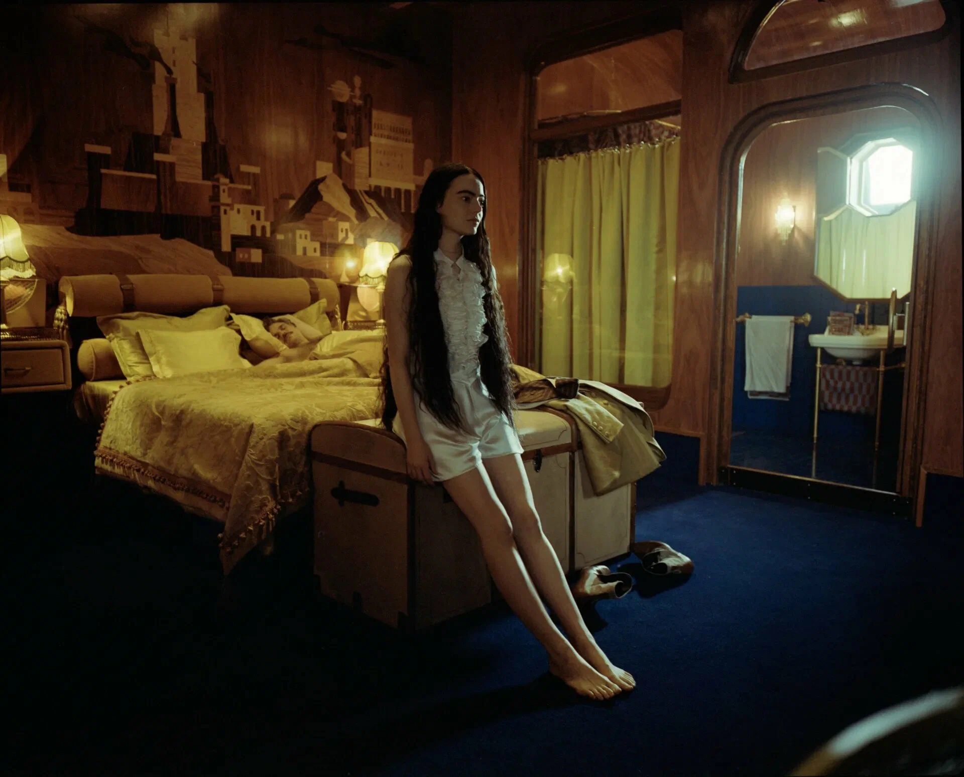 Бедные-несчастные (2023) - фото №14