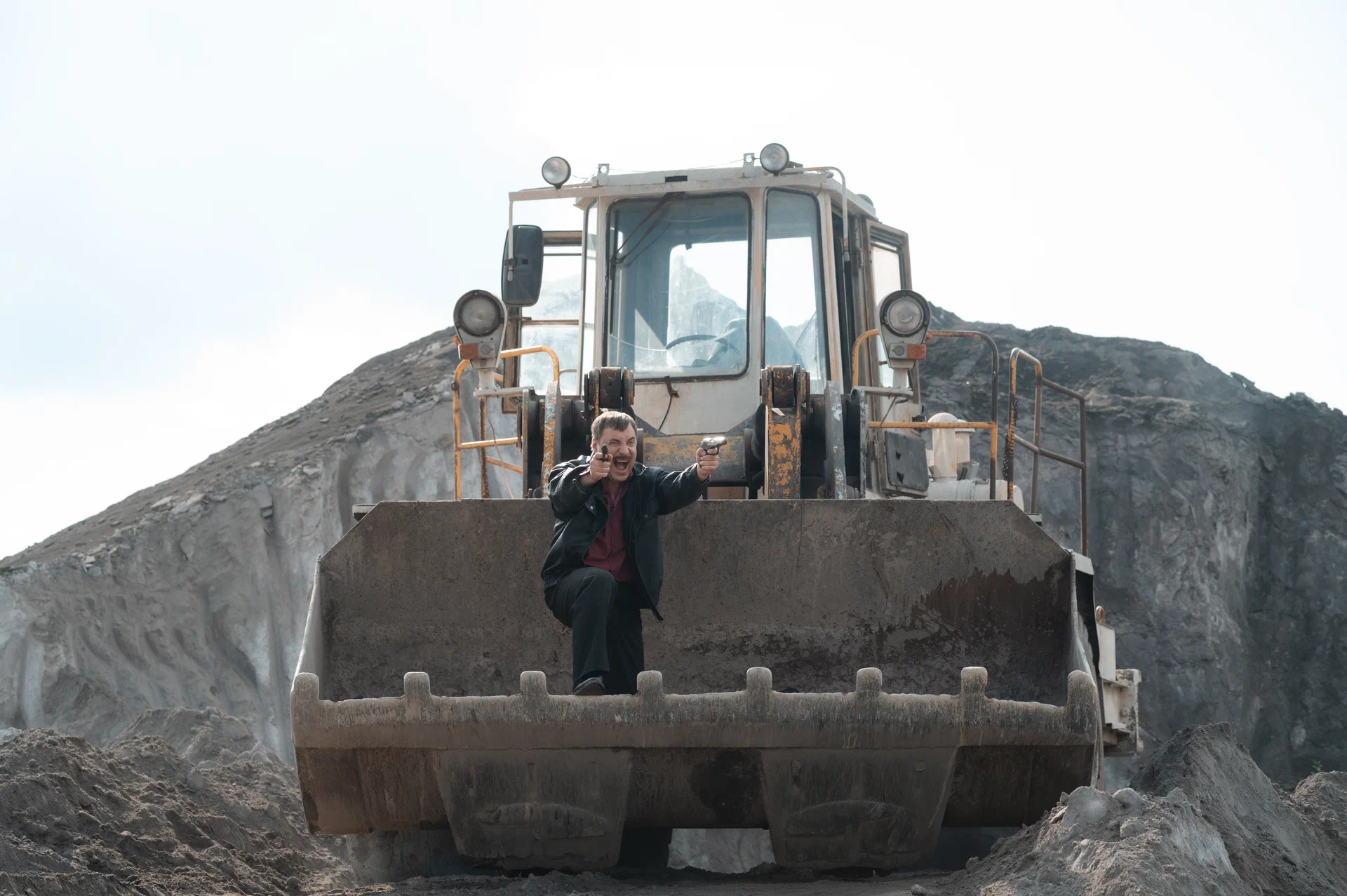 Человек, который смеётся (2026) - фото №17