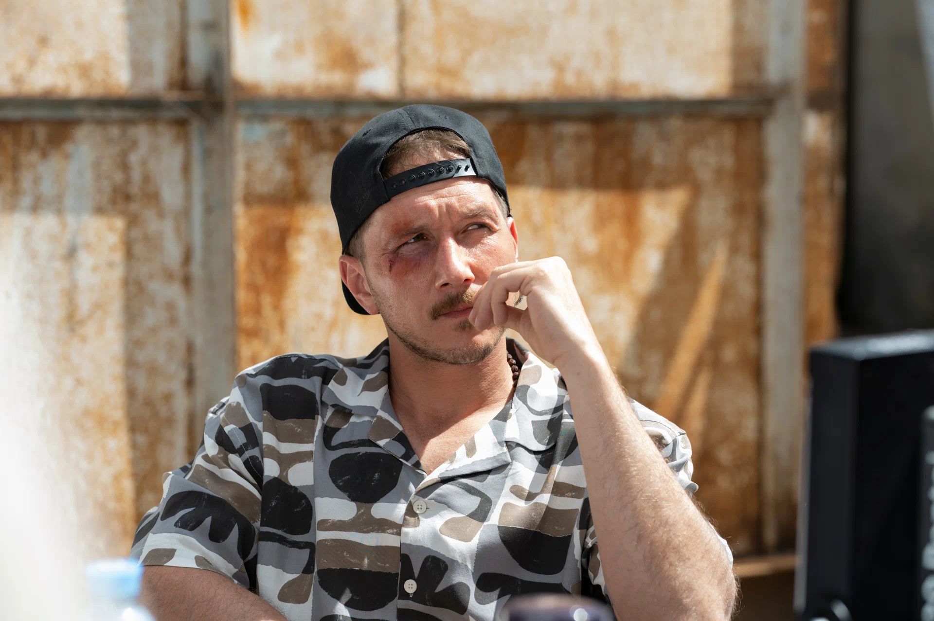 Человек, который смеётся (2026) - фото №9