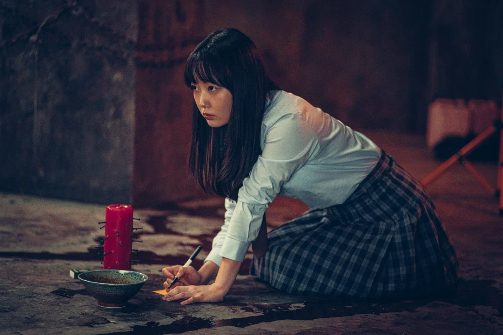 Два, три, призрак, приди! (2025) - фото №6