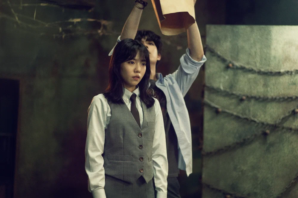 Два, три, призрак, приди! (2025) - фото №4