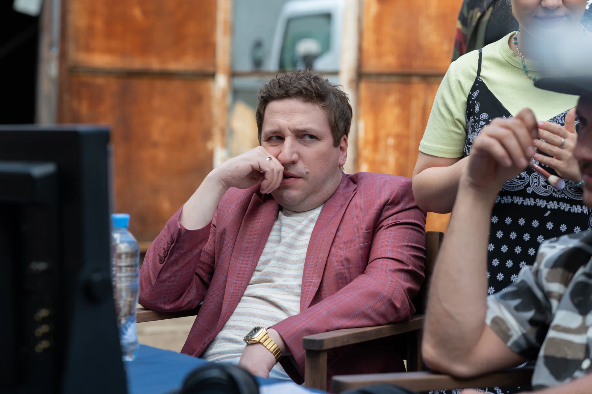 Человек, который смеётся (2026) - фото №8