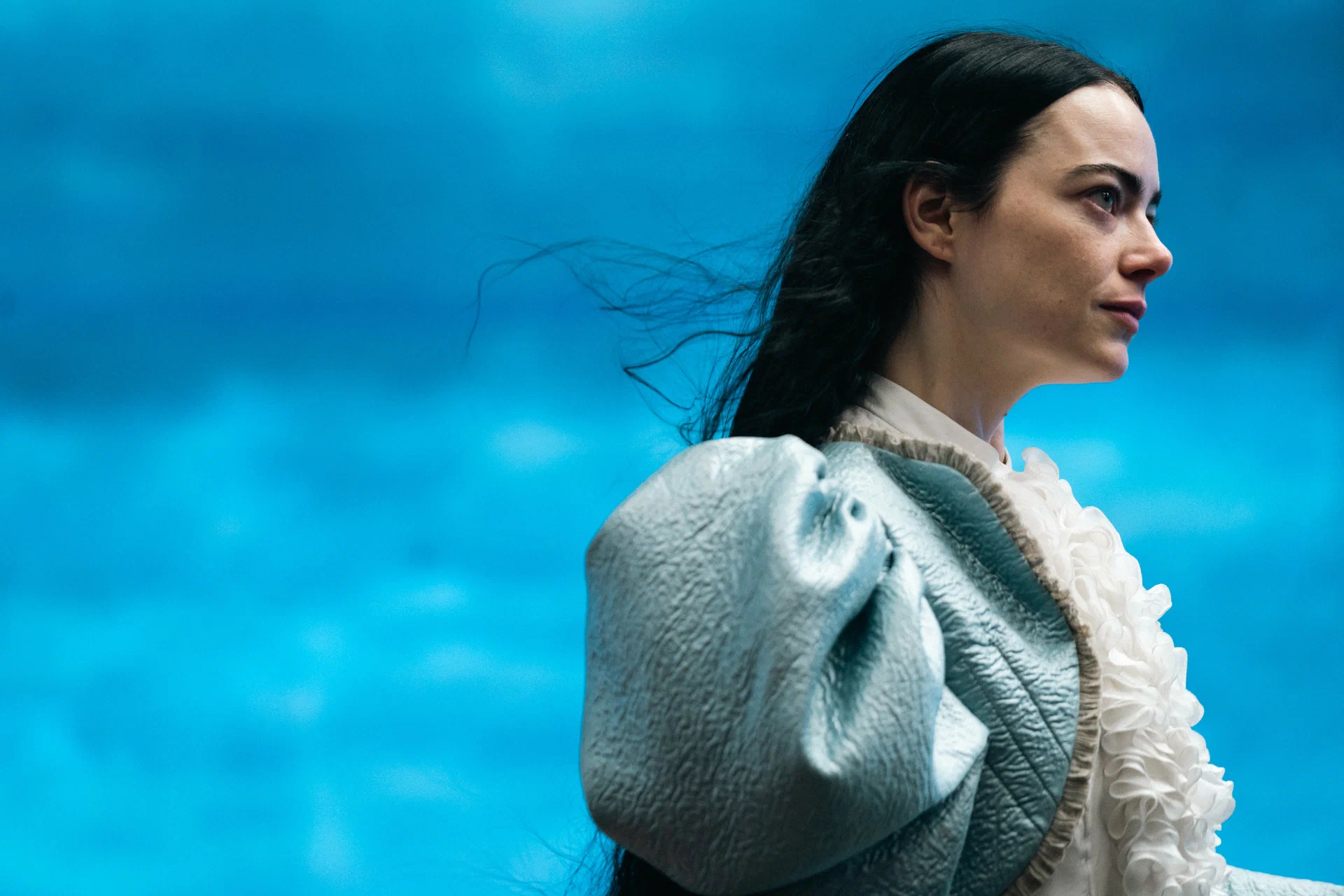 Бедные-несчастные (2023) - фото №6