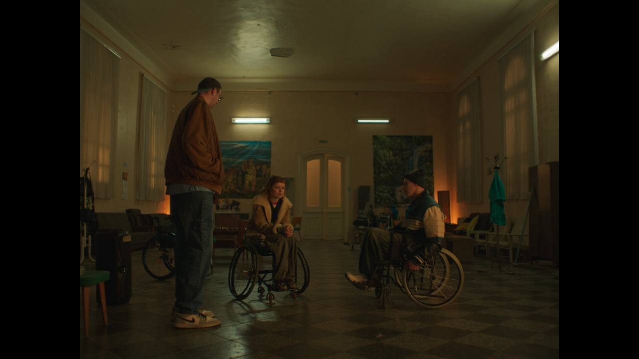 Встать на ноги (сериал) (2025) - фото №9