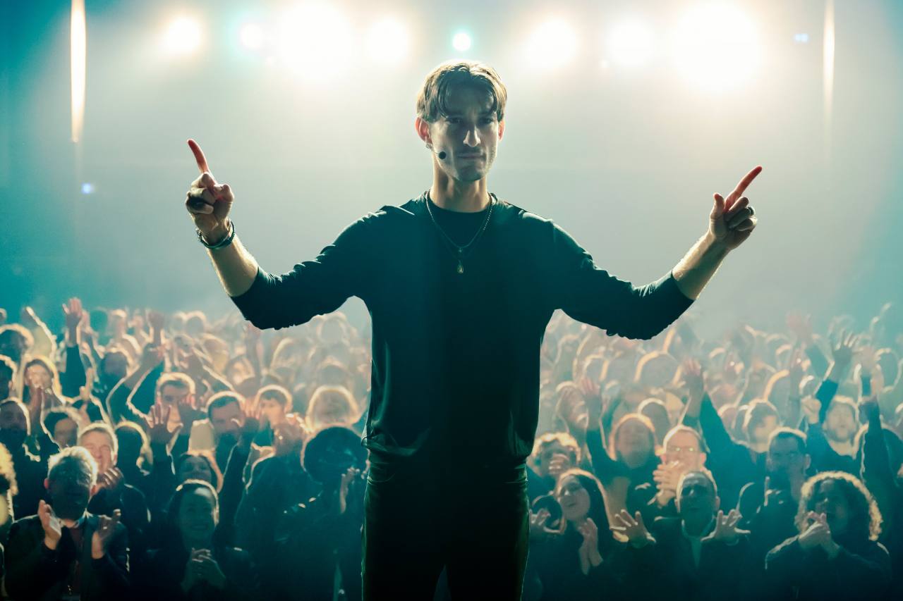 Гуру (2025) - фото №7