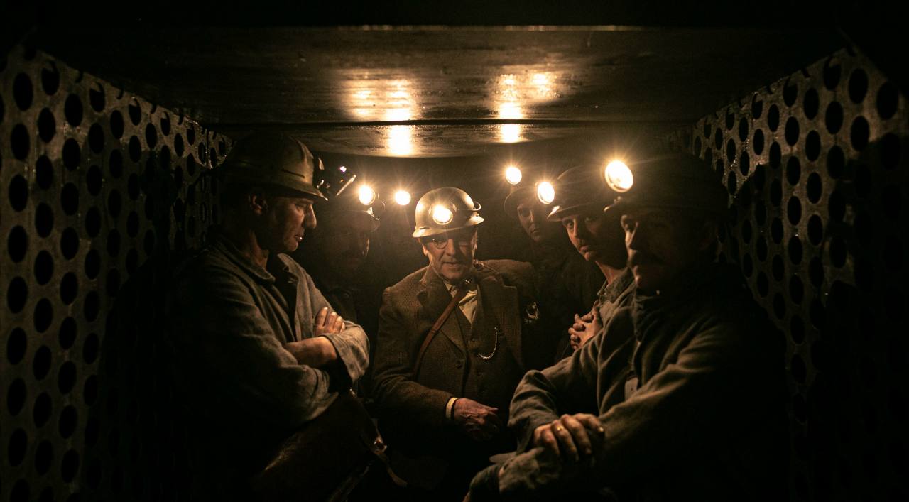 Спуск в бездну (2023) - фото №2