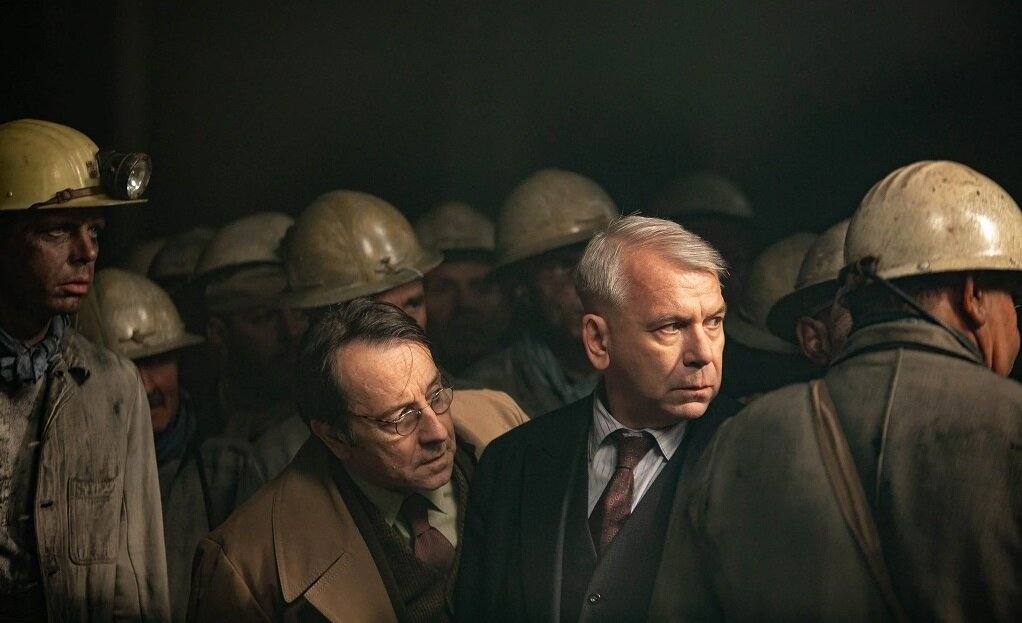 Спуск в бездну (2023) - фото №8