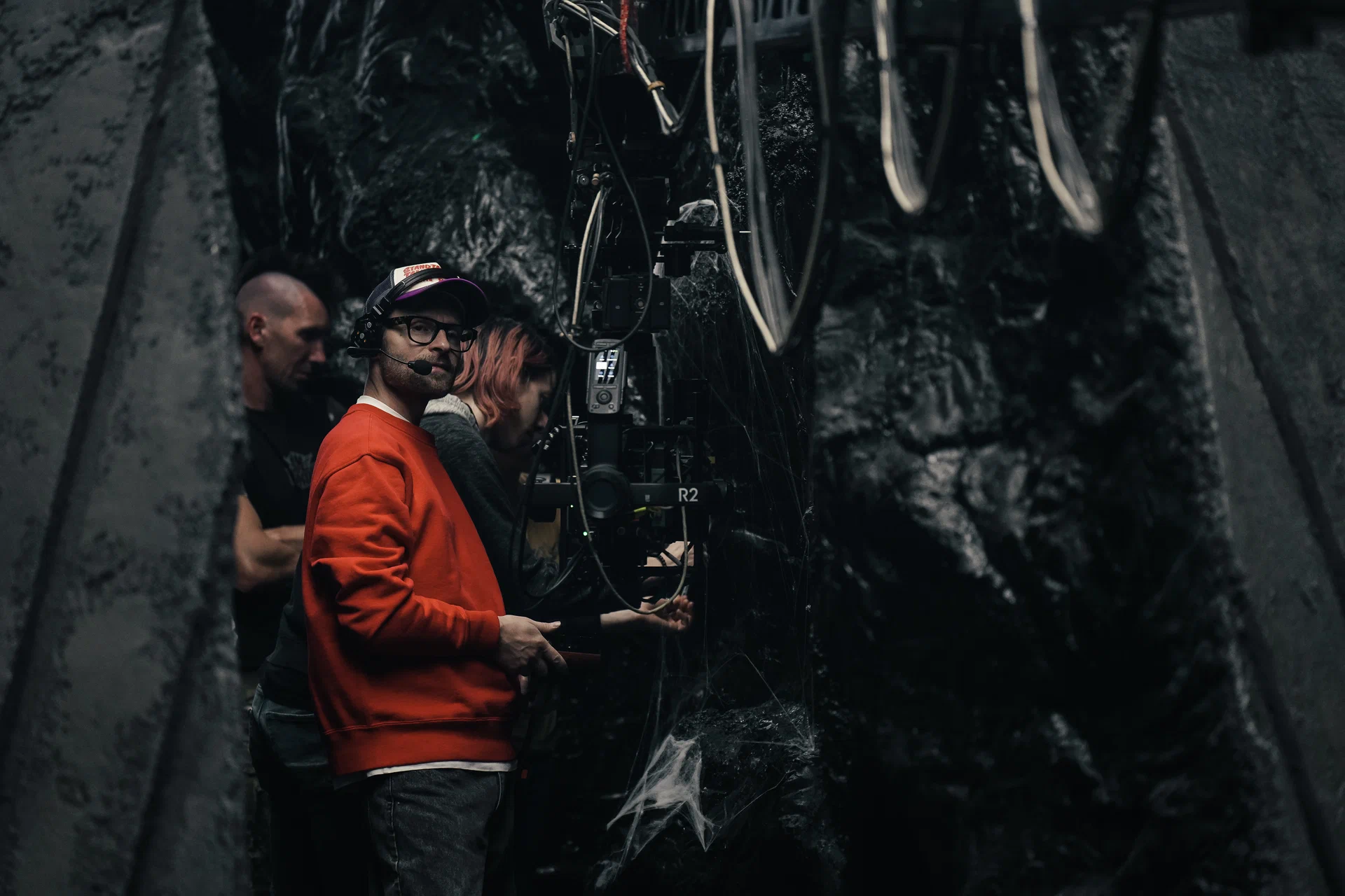 Полдень (сериал) (2026) - фото №7