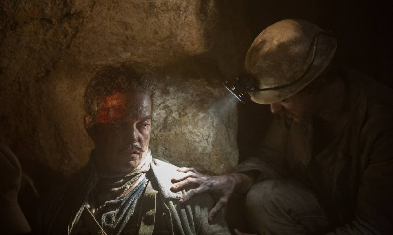 Спуск в бездну (2023) - фото №7