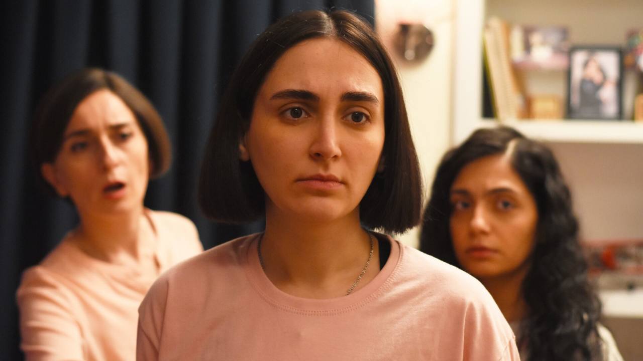 Семя священного инжира (2024) - фото №3