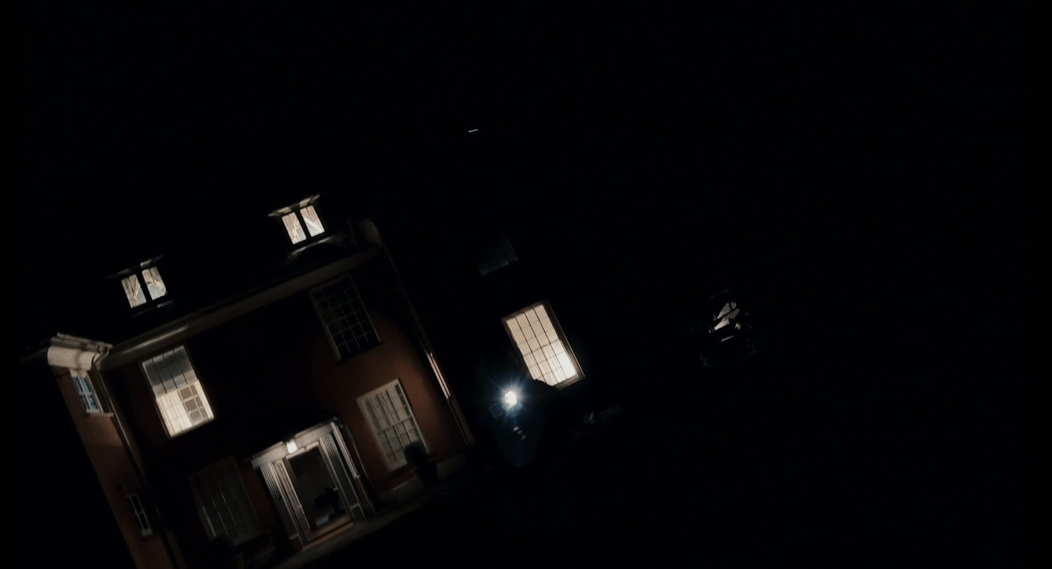 Паранормальные явления. Поместье призраков (2024) - фото №8