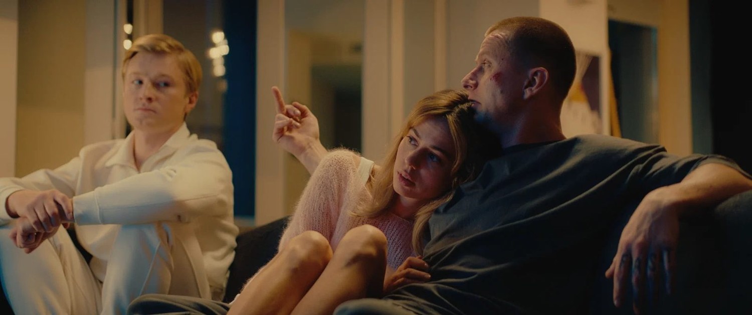 Бывший в помощь (2024) - фото №8