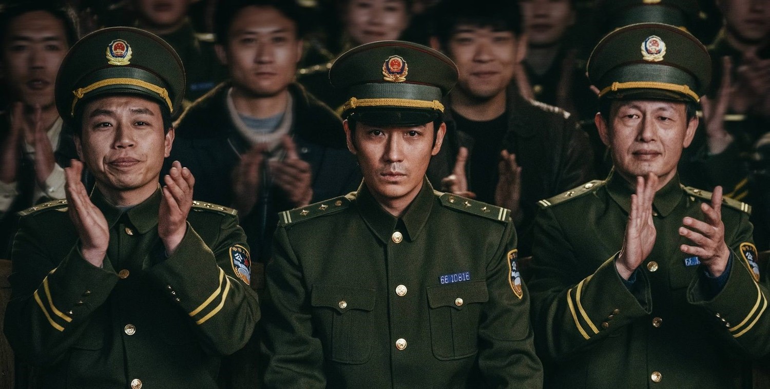 Только течёт река (2023) - фото №8