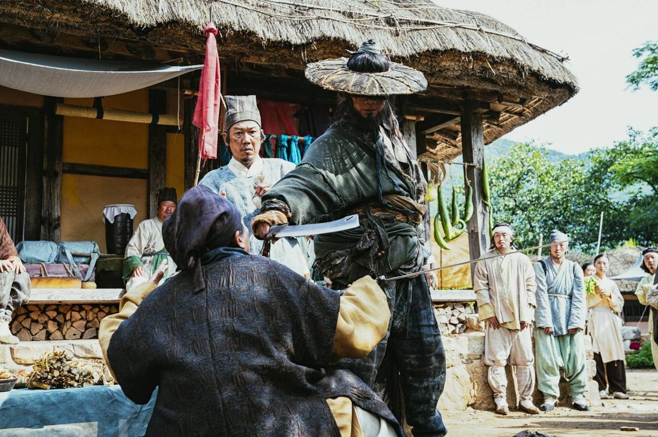 Пришельцы. Назад в будущее (2024) - фото №8