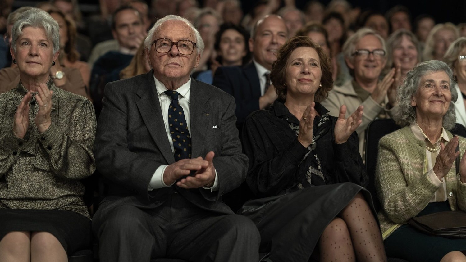 Одна жизнь (2023) - фото №8