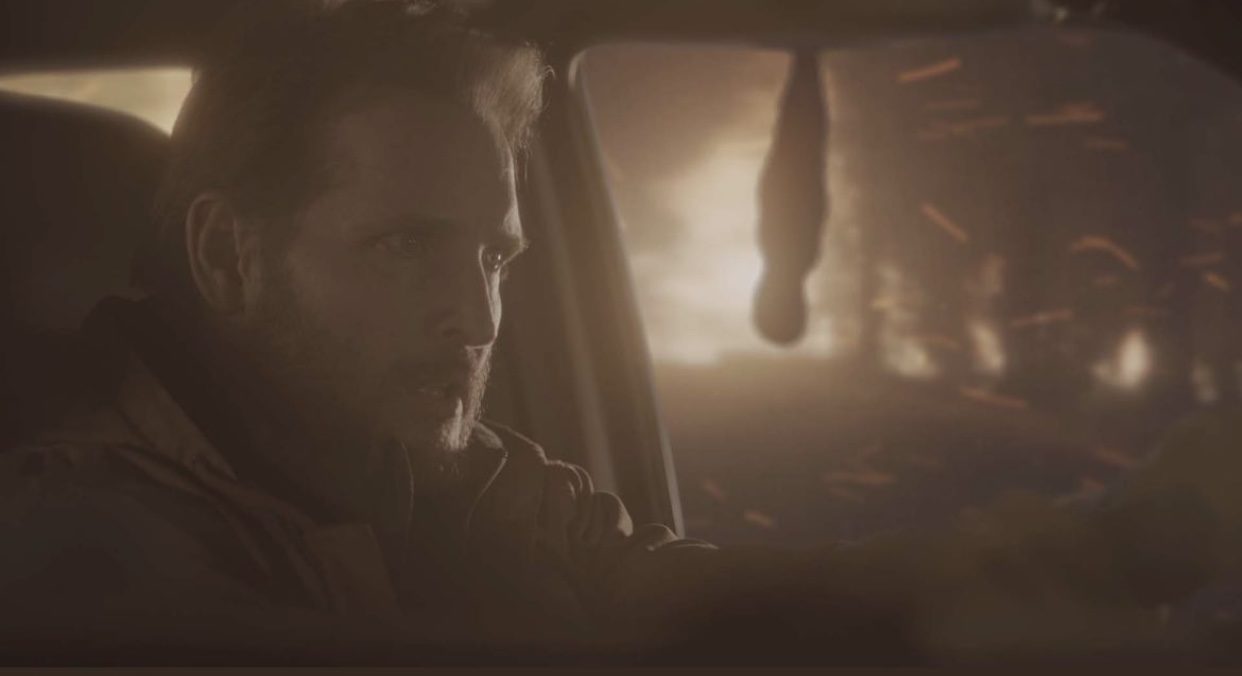 В плену огня (2023) - фото №8