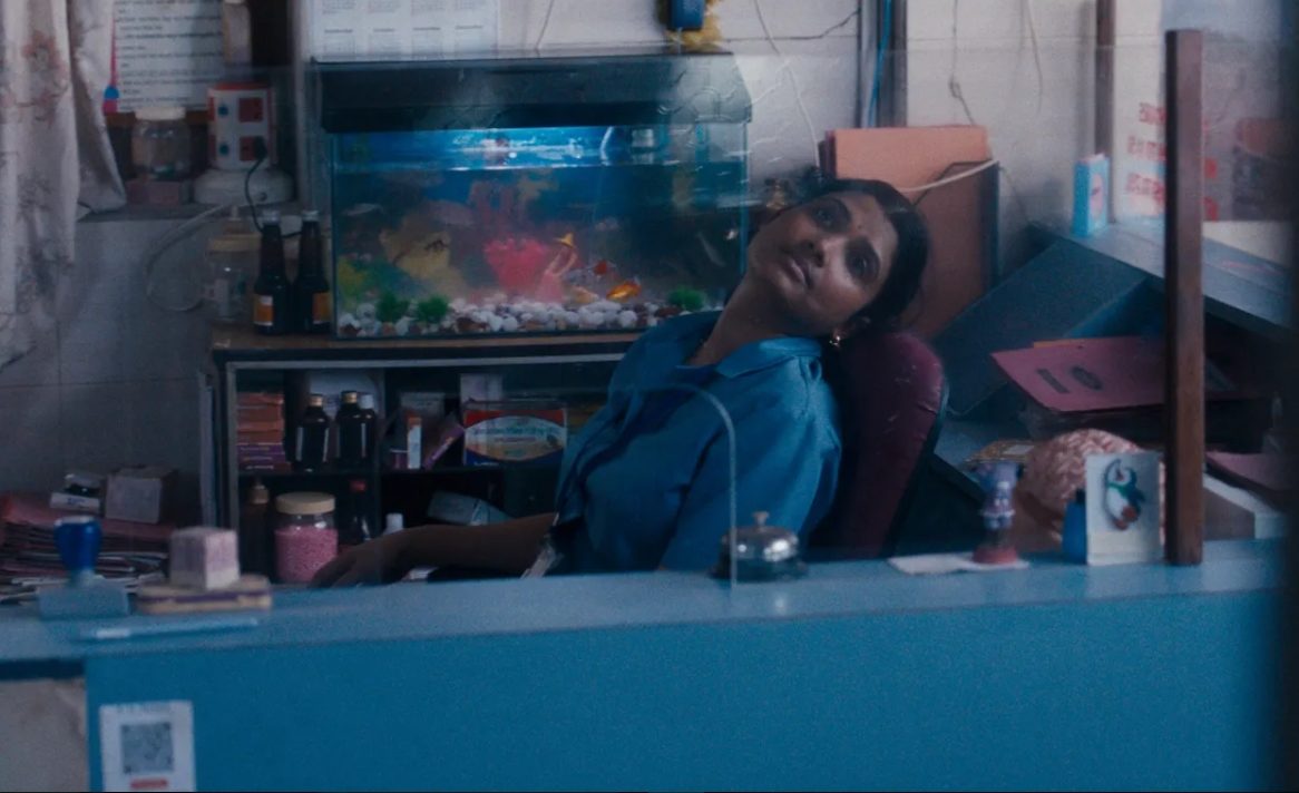 Все, что нам кажется светом (2024) - фото №8