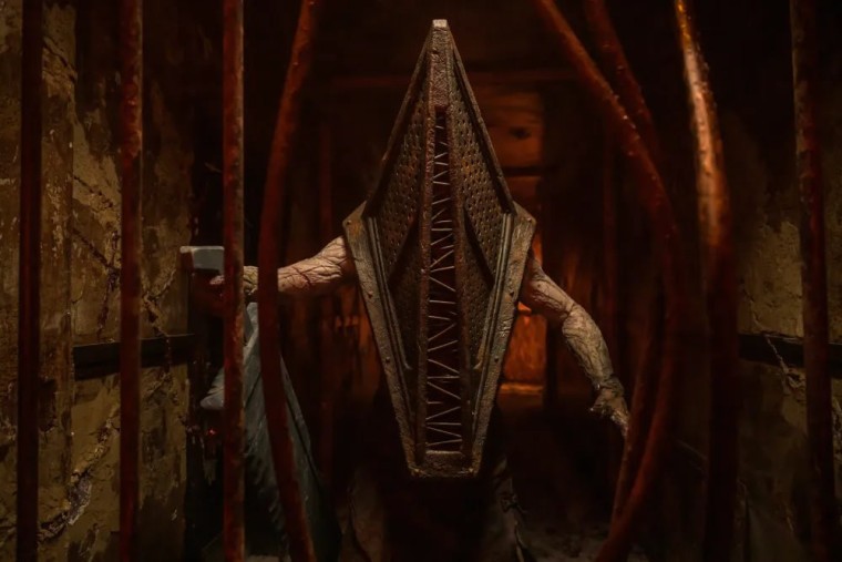 Пирамидоголовый на первом кадре из фильма "Возвращение в Сайлент Хилл"